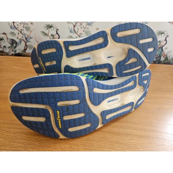 Skechers Performance Hyper Burst, size 12 - Picture 5 of 9